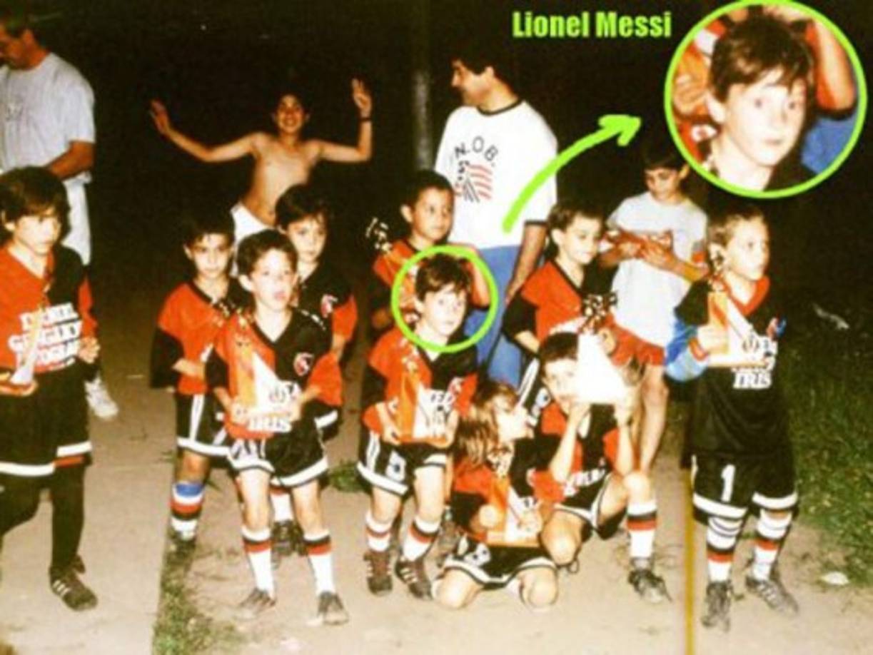 Rosarino nació un 24 de junio de 1987. Es hijo de Jorge Horacio Messi y Celia Cuccittini; familia que la conforman seis personas siendo Messi el hombre menor.