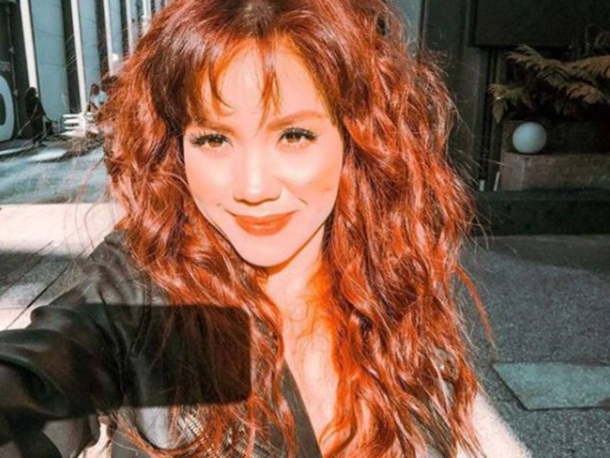 Dalú llegó vestida de cuero y usando una peluca pelirroja para ser entrevistada por Pati Chapoy.