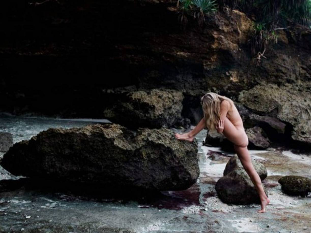 Aunque el yoga es una práctica milenaria, ahora la novedad es practicarlo al desnudo. A muchos les ha tomado por sorpresa, pero quienes lo practican aseguran que los beneficios son mayores.