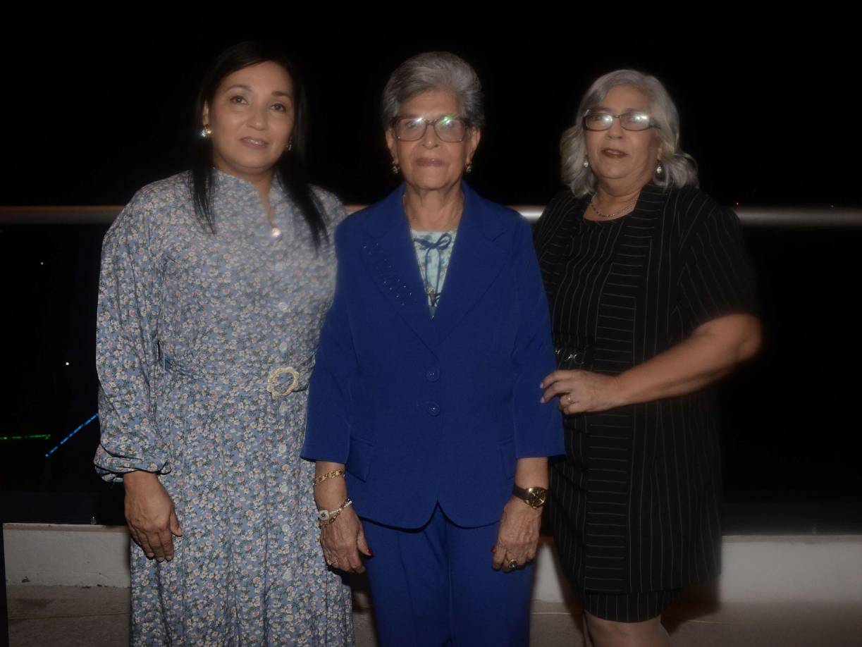 Lirio Serrano, Myriam González y Graciela Ortega