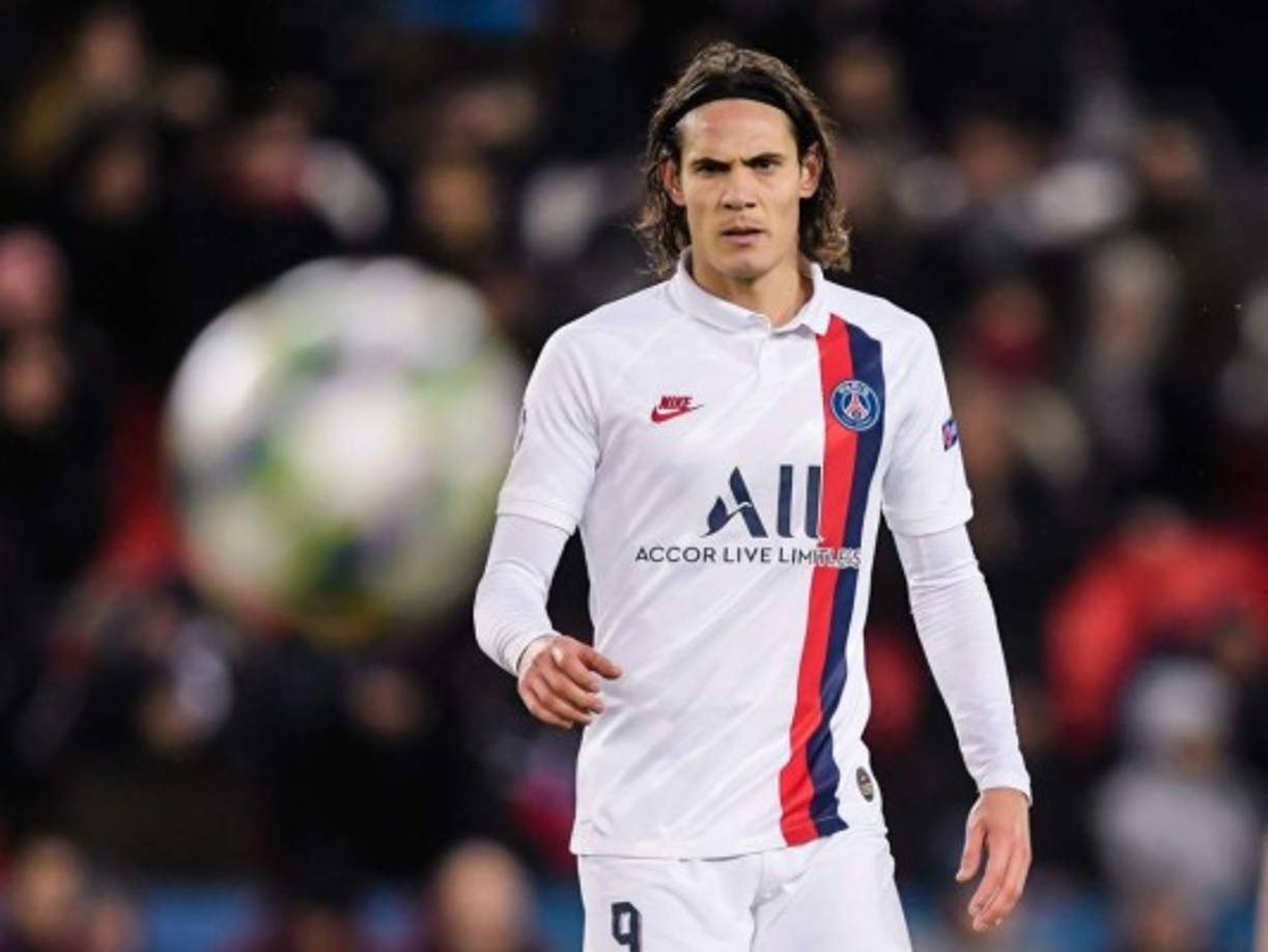 Edinson Cavani es la apuesta de Rivaldo para la delantera del FC Barcelona. El exfutbolista brasileño ha aconsejado al equipo culé su fichaje dado que es uno de los mejores delanteros de Europa. 'Cavani sería una magnífica opción para el ataque del Barça ahora que Luis Suárez será baja bastante tiempo por lesión. Después de todo Cavani es uno de los mejores delanteros del mundo que siempre ha marcado goles en las mejores ligas de Europa. En su caso parece ser que está muy cerca de dejar el PSG y sería una muy buena oportunidad para el equipo culé', dijo Rivaldo.