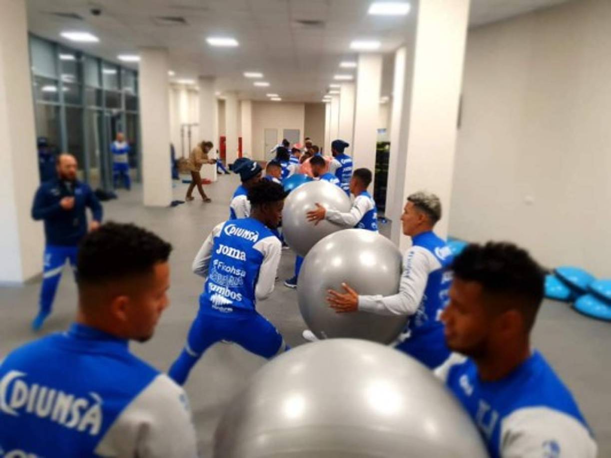 La Selección Nacional de Honduras se estrenará en este 2021, cuando este miércoles dispute el primero de sus dos juegos amistosos por Europa. La H se mide a Bielorrusia a partir de las 11:00am, horario hondureño. Foto Fenafuth.