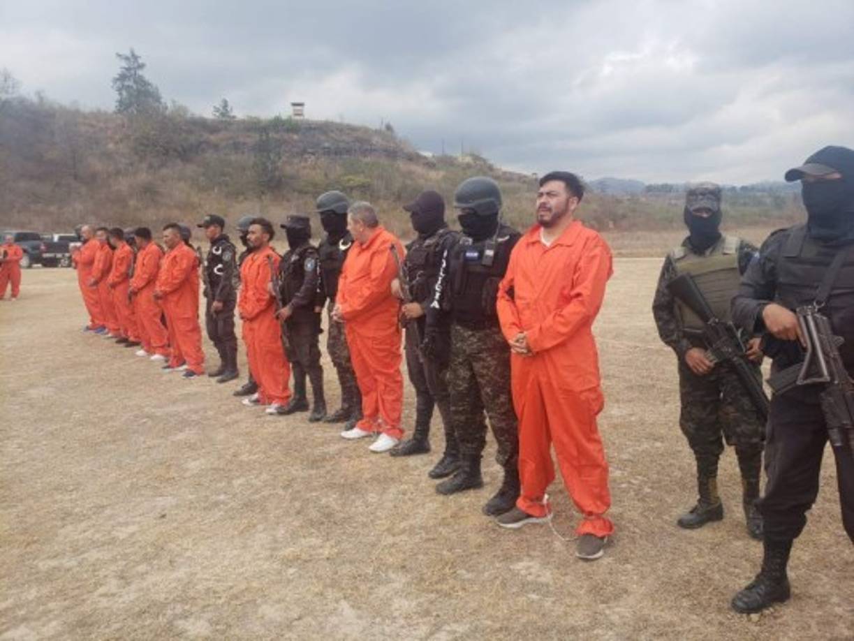 Los nombres de los trasladados son Ramón Cálix, Lucio Rivera, Wilmer Escoto, Alexander Mendoza, Jairo Orellana Recinos, Jorge Velásquez Paz, Víctor Manuel Fúnez, Rafael Méndez, Aral Josep Cárcamo, Carlos Miranda, Ángel Ramírez y Raúl Martínez.