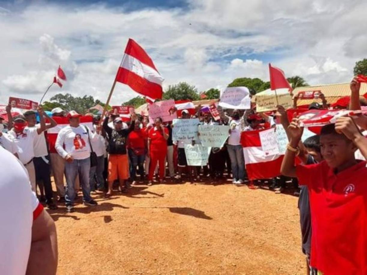 'Nuestro pueblo está huérfano... ha muerto su madre', expresaron, entre lágrimas, miembros de la comunidad mosquita en Gracias a Dios.