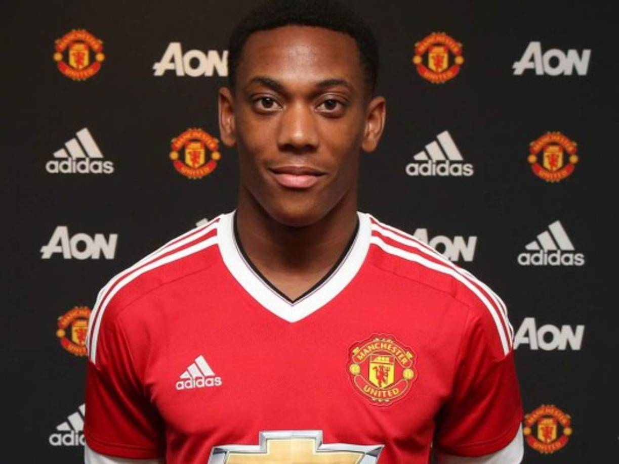 Anthony Martial: El atacante francés podría salir del Manchester United y el Wolfsburgo de Alemania lo quiere.