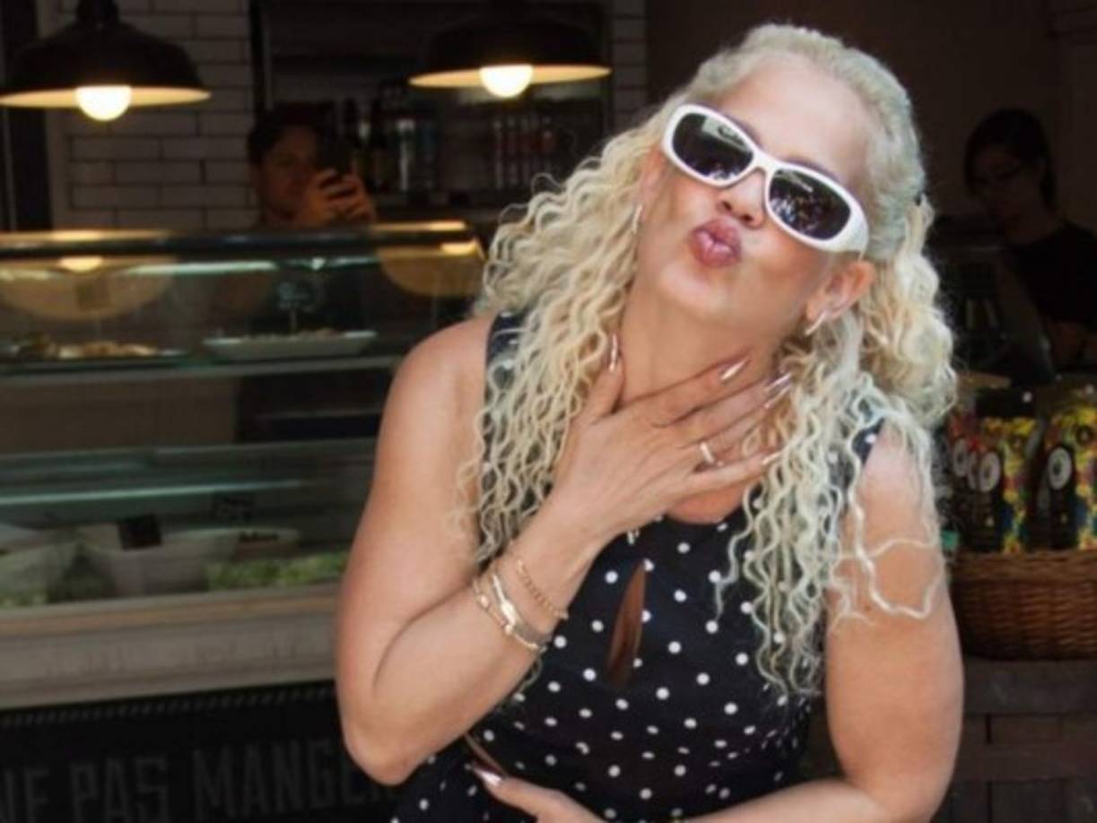 “Tontita, se te olvidó que la reina de la polémica soy yo y no puedes venir a bailar a casa del trompo. Ese saco te queda grande, amiga. Recuerda que tú perteneces al club de las mustias. Si se te ocurrió a ti o te lo apuntó tu producción, ojo, el gran error fue subestimarme”.<br/>