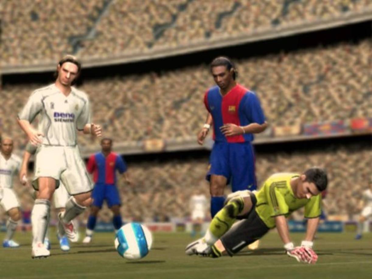 Lo que comenzó con la versión anterior se agudizó con FIFA 2007. Comparado con PES, el juego de EA no parecía muy atractivo y una gran cantidad de 'gamers' aceleraron la migración al juego de la competencia.