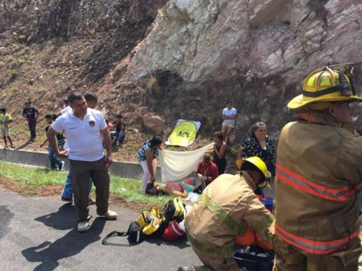 Hay varias personas heridas de gravedad que ya fueron trasladadas hacia el hospital Santa Teresa. Otros, en el Seguro Social de Tegucigalpa.
