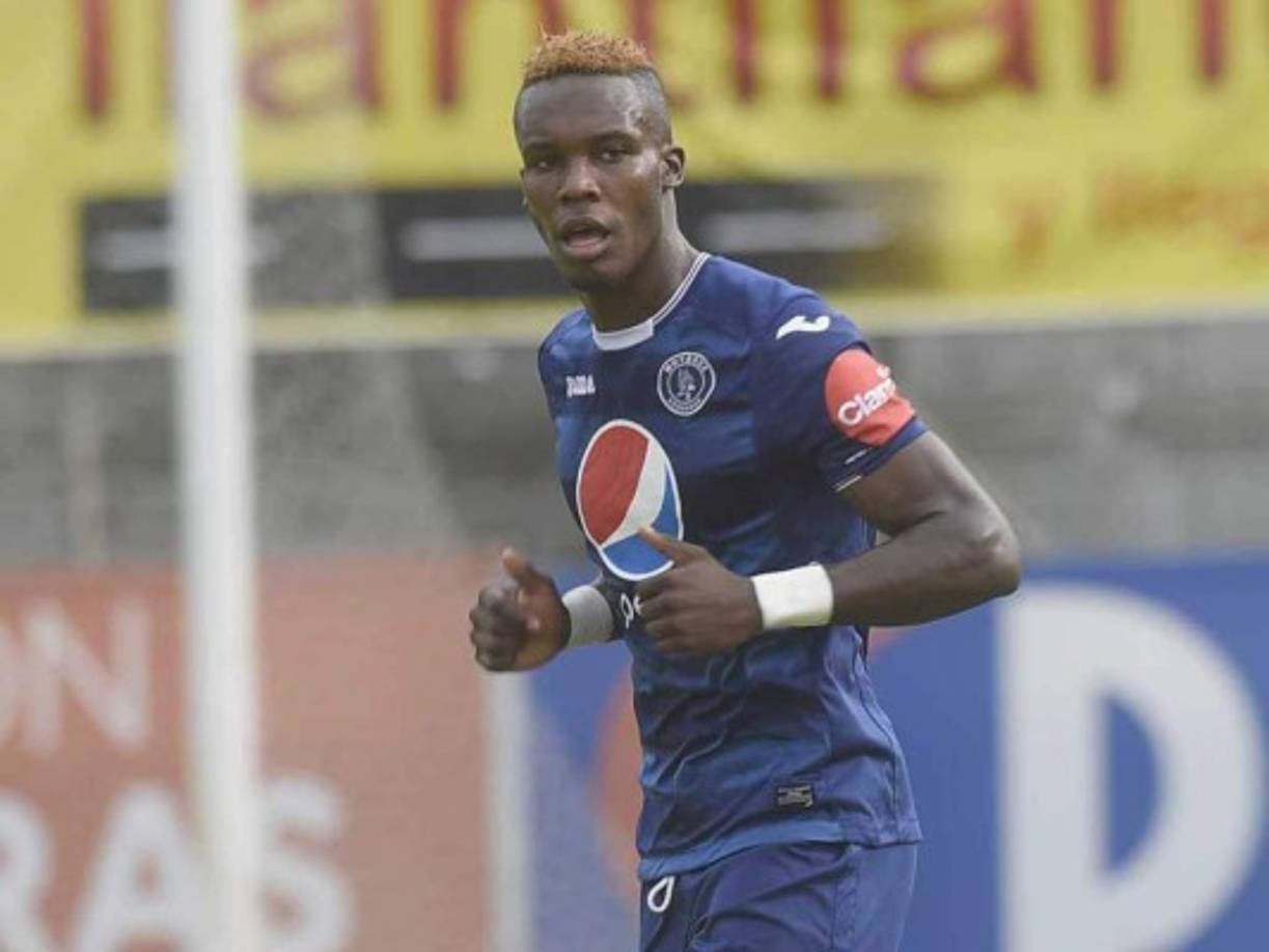 Rubilio Castillo: El delantero por ahora sigue sin poder definir su futuro. En el Motagua aseguran que buscarán llegar a un acuerdo económico con el atacante para que pueda seguir con ellos. En Marathón le han hecho varias ofertas.