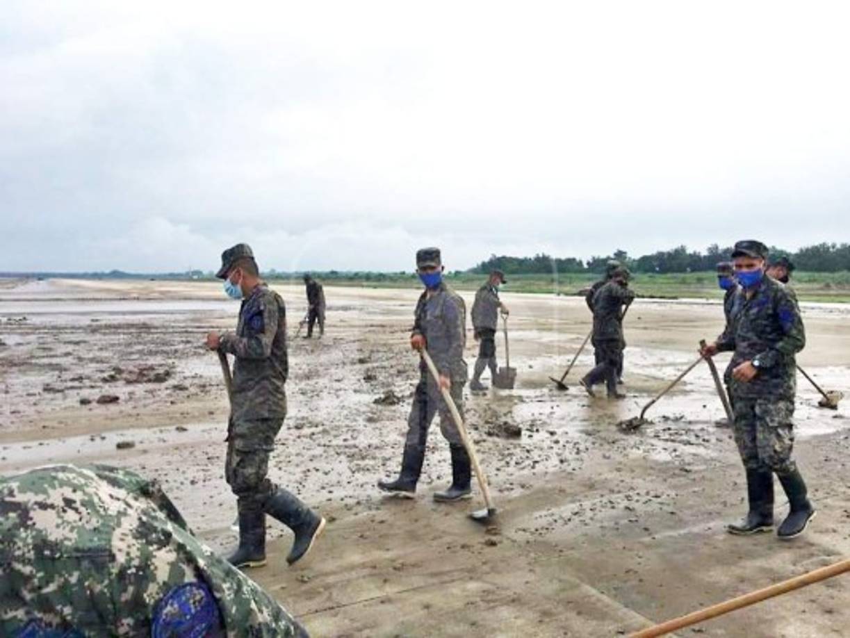 El aeropuerto está protegido por los bordos Chotepe y La Mesa en los que hubo alrededor de ocho fallas afectando el inmueble gravemente.