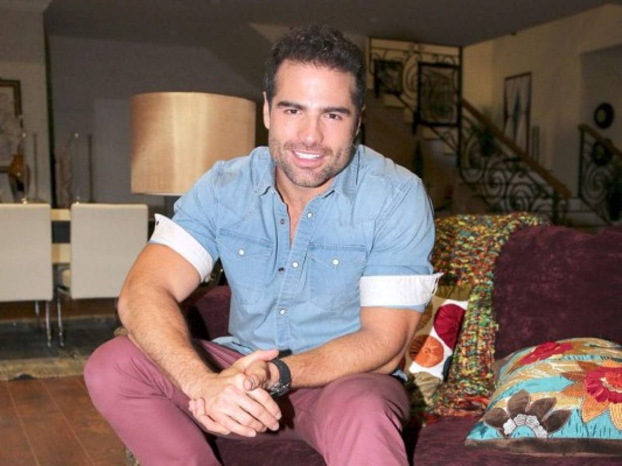 “Tengo una pareja hermosa, tengo un novio hermoso. Llevo 7 años enamoradísimo, en una relación increíble. No se imaginan cómo hemos crecido, cómo nos hemos impulsado. Es un hombre increíble que trabaja en activismo. Ha sido mi apoyo a distancia’, expresó el ecuatoriano.