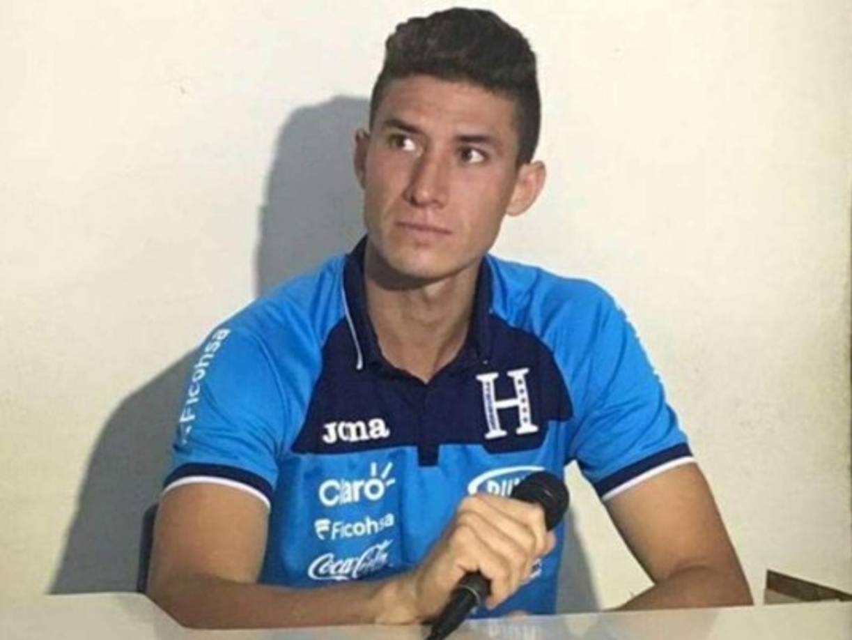 Esdras Padilla: Tras dejar al Real de Minas, el mediocampista se podría unir al Vida de La Ceiba.