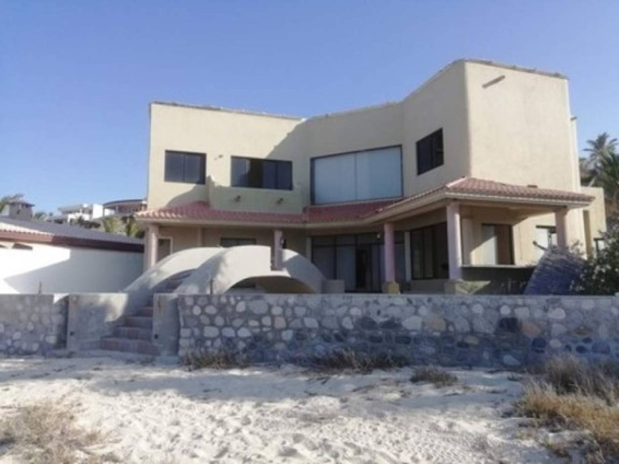La residencia vacacional del el ex líder del cártel Arellano Félix, Francisco Javier Arellano Félix, 'El Tigrillo', ubicada en Los Cabos, Baja California, también es una de las propiedades más codiciadas en la subasta.