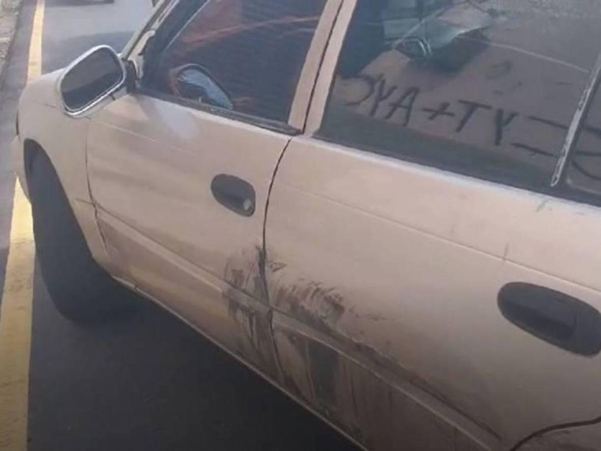 En la escena quedó tirado el automotor en el que viajaba el ahora occiso junto con un carnet que lo identificaba como empleado bancario.