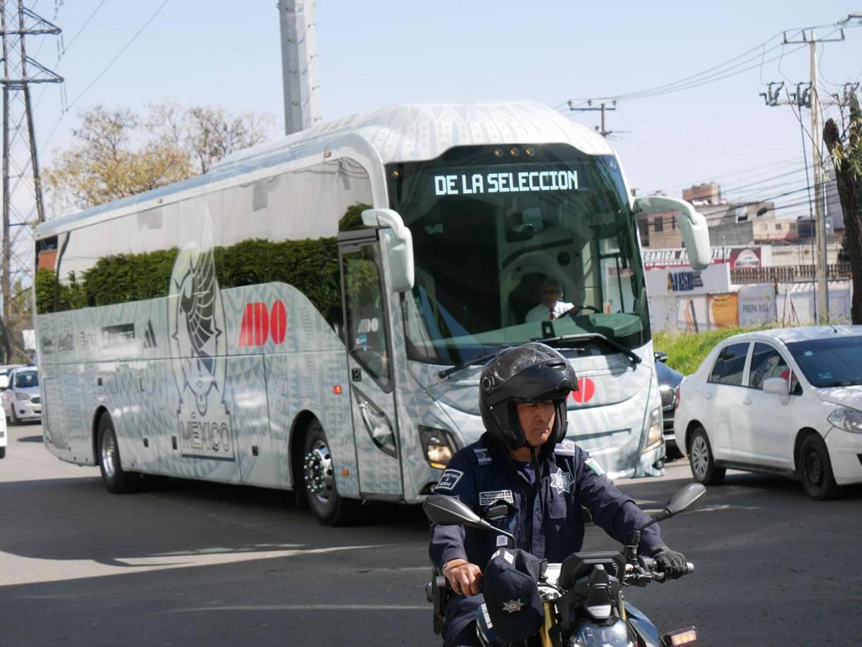 La Selección de México entrenó este domingo a puerta cerrada en el estadio Nemesio Diez, de cara al juego de vuelta ante Honduras el martes 19 de noviembre.