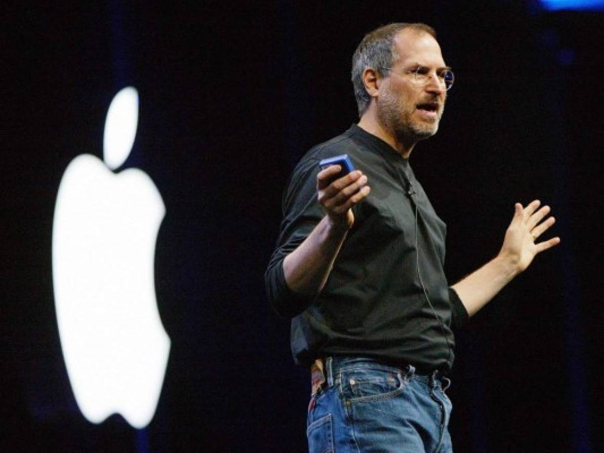 Steven Paul Jobs, más conocido como Steve Jobs, fue un empresario y magnate de los negocios del sector informático y de la industria del entretenimiento estadounidense. Steve Jobs luchó de forma incansable con la enfermedad hasta que no pudo más. Falleció en 2011.<br/>