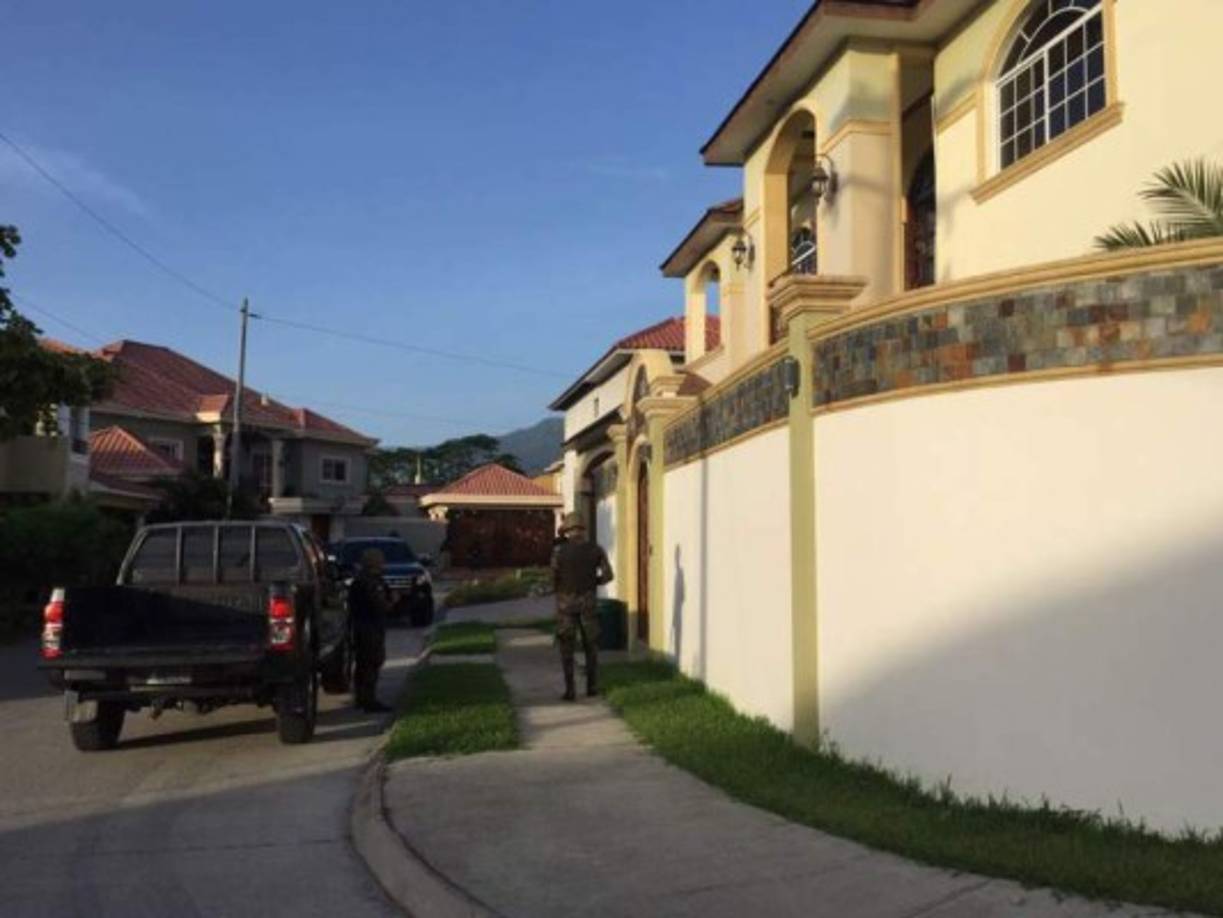 Se conoció que con la operación también se pretende capturar a los supuestos asesinos de María Fernanda Pascual Muñoz y de los hermanos Germán Antonio y Óscar Miguel Domínguez Ortiz.