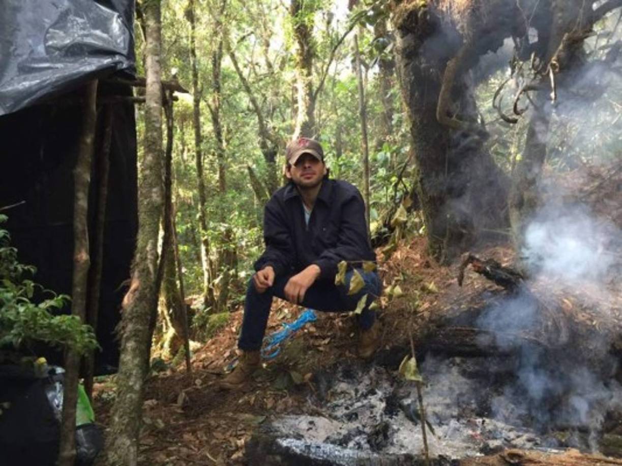 Este jueves la alegría de la familia compuesta por el reconocido abogado Juan Ángel Rivera Tábora y la exmagistrada Blanca Valladares, fue interrumpida por dos sicarios que segaron la vida de su hijo Louis Rivera Valladares, 32 años, abogado de profesión, y quien residía en Alemania.