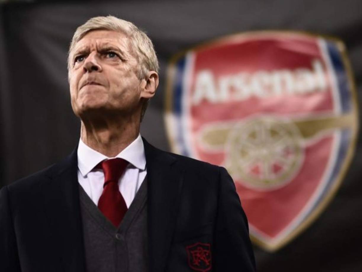 Según Le10 Sport, el PSG le habría ofrecido cuatro años de contrato a Arsène Wenger, técnico del Arsenal, que abandonará los gunners al final de temporada. Por otro lado, Unai Emery ha dicho que no seguirá en el banquillo parisino. De acuerdo con esta información, el puesto para Wenger en el PSG sería el de mánager general, mientras que Thomas Tuchel sería el entrenador.