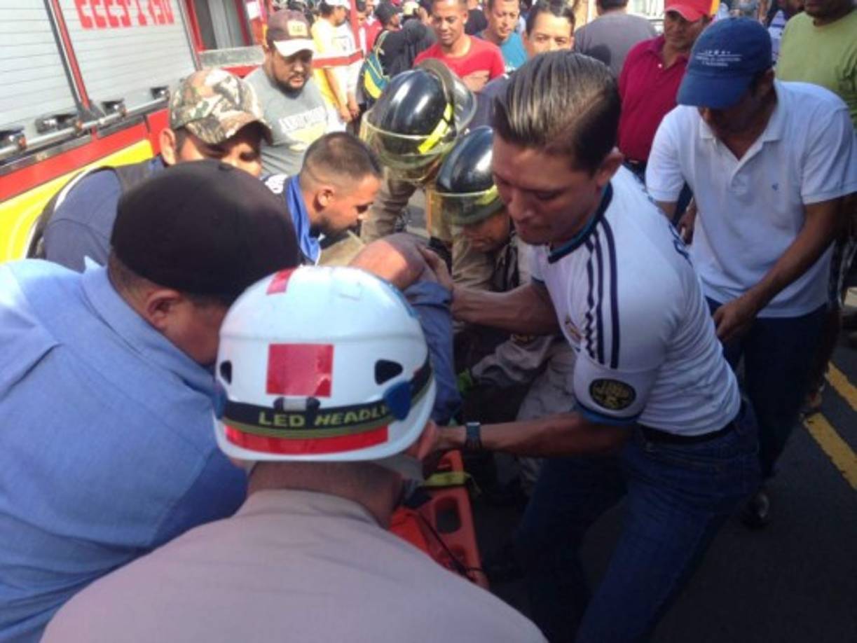 Hasta el momento se tiene registrado que más de 17 personas resultaron con lesiones en el accidente en el kilómetro 17 de la carretera hacia Olancho.<br/>