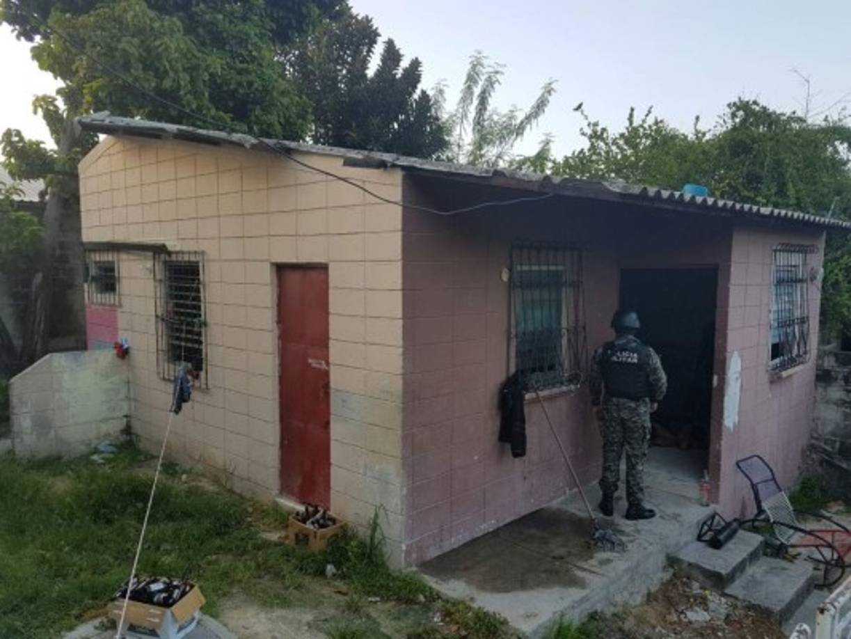 Varios detenidos dejó los allanamientos en las colonias La Mesa y La Roma del municipio de La Lima, Cortés.