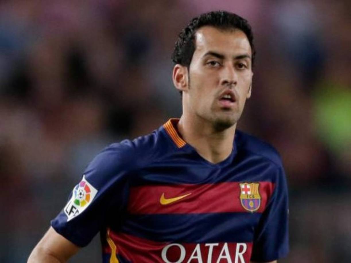 El volante Sergio Busquets del Barcelona es de los más teatreros.