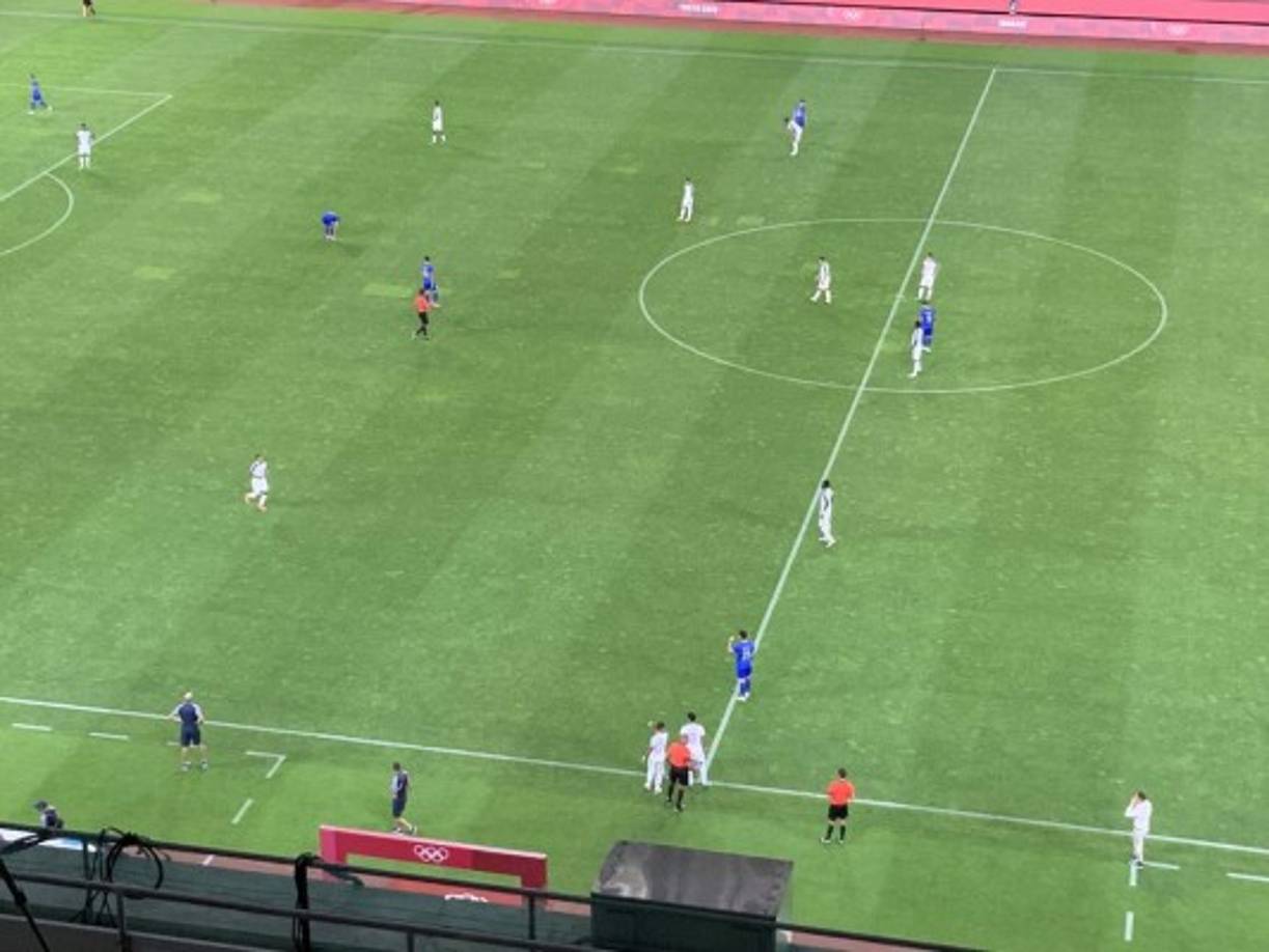 Falero dio entrada a Luis Palma y Alejandro Reyes en sustitucón de Rigo Rivas y Edwin Rodríguez.