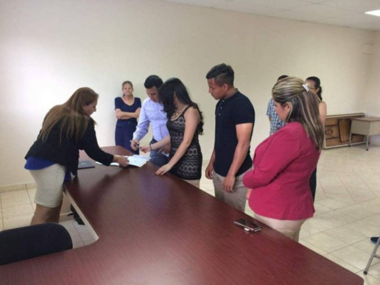 Keydi Waleska y Germán Mejía se casaron y compartieron con sus seres queridos.