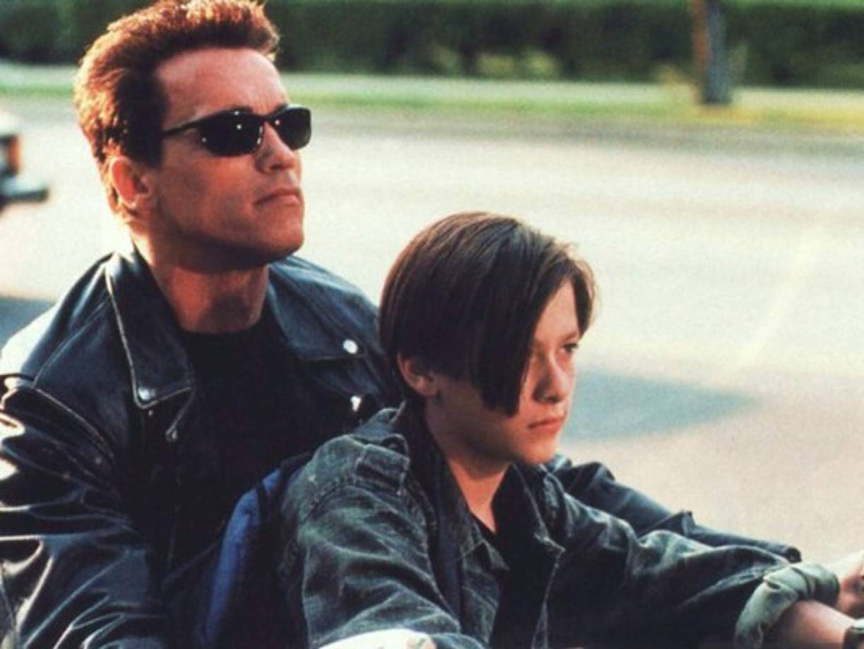 Compartió con grantes actores como Arnold Schwarzenegger y Linda Hamilton, sin embargo su vida se estancó y no volvió a tener éxito.