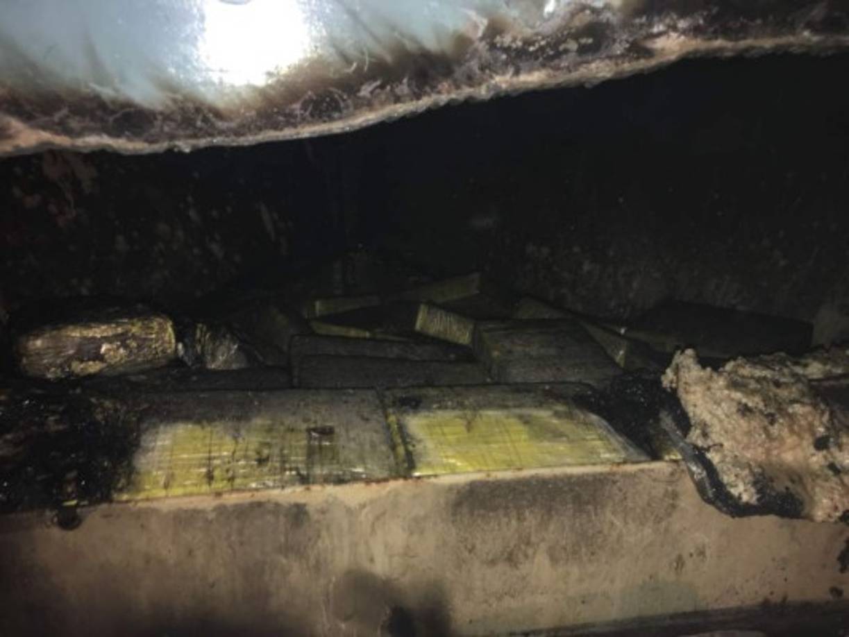 El coronel José Domingo Meza, portavoz de las Fuerzas Armadas, dijo anoche en un medio televisivo que la droga está valorada en cinco millones de dólares, y es un fuerte golpe al narcotráfico.<br/>