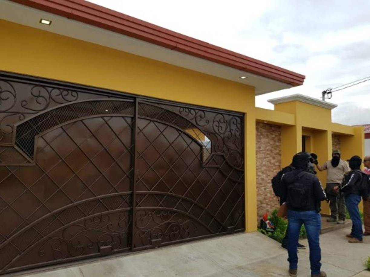 Los denidos serán acusado por los delitos de lavado de activo y posesión de armas de fuego.<br/>