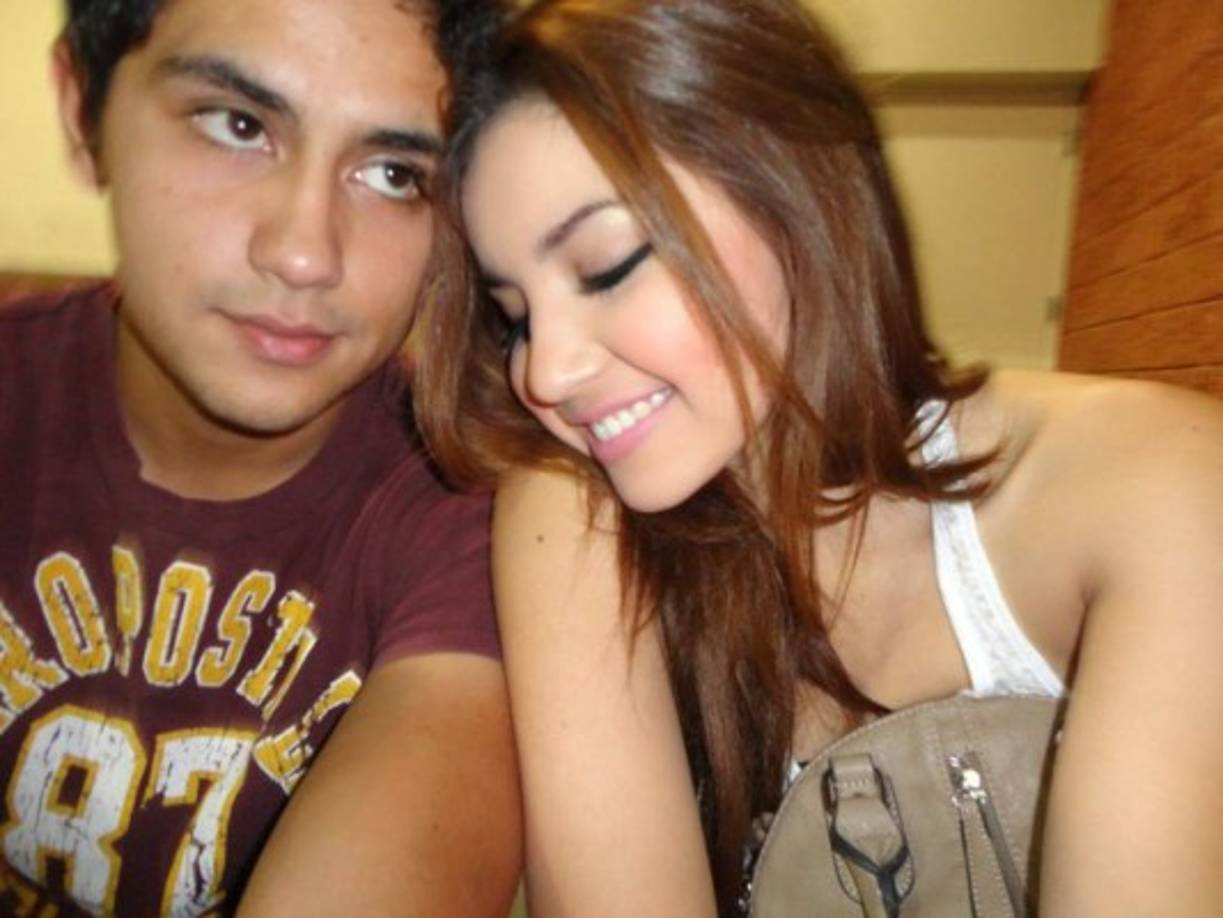 Mónica y su novio, no se sabe si aún están juntos.