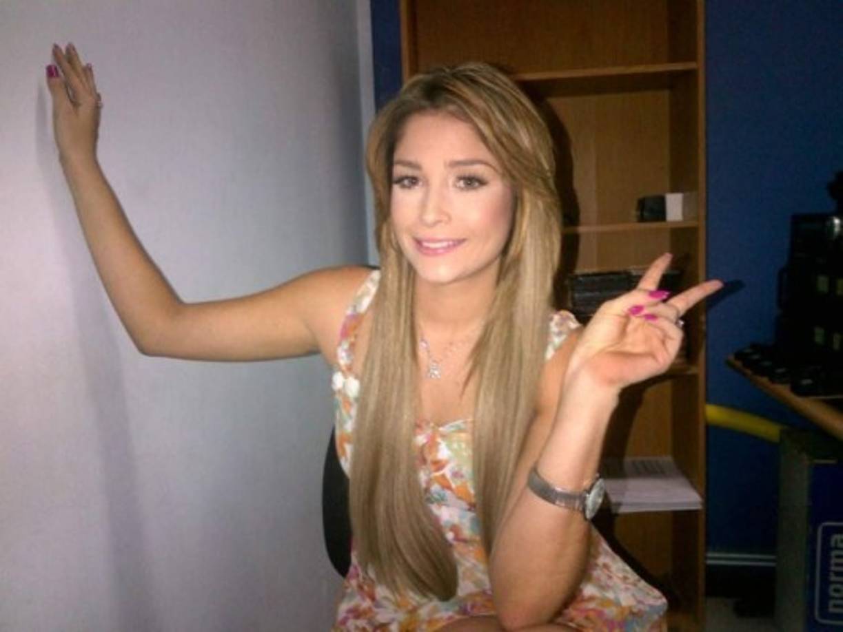 Autoridades salvadoreñas también la acusan de haber creado empresas fachada.