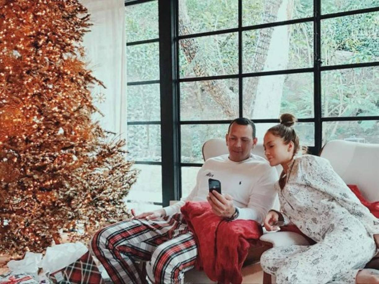 Cuando le preguntaron en una entrevista en el programa 'The View' si eran pareja, él contestó: 'Es obvio. Nos la estamos pasando muy bien, es una chica maravillosa y uno de los seres humanos más listos que he conocido, así como una gran madre. Es una chica a la que le gustan las cosas simples. Quiero decir, es una persona muy sencilla. Ama a su familia. Es una gran hermana, una gran hija'.<br/>