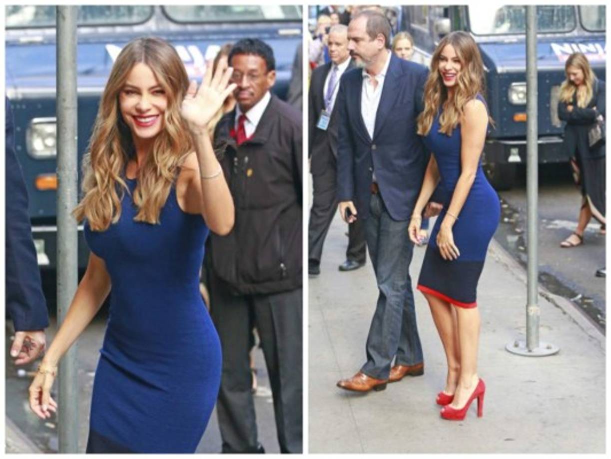 La barranquillera llegó en ajustado vestido azul que dejó al descubierto sus curvas.