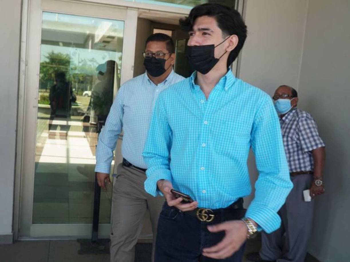 “En ningún momento la he agredido. He preferido alejarme”, declaró. 