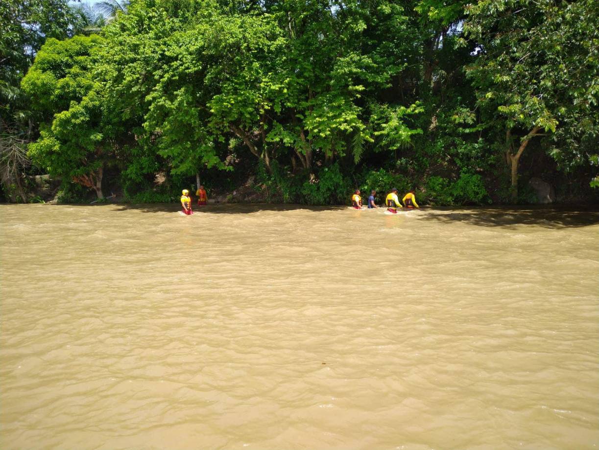 Las turbulentas aguas dificultó un poco la búsqueda.