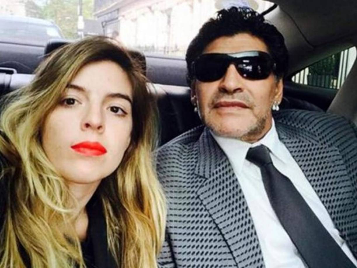 Ella es dalma, la hija mayor de Diego Maradona, exseleccionador de Argentina.
