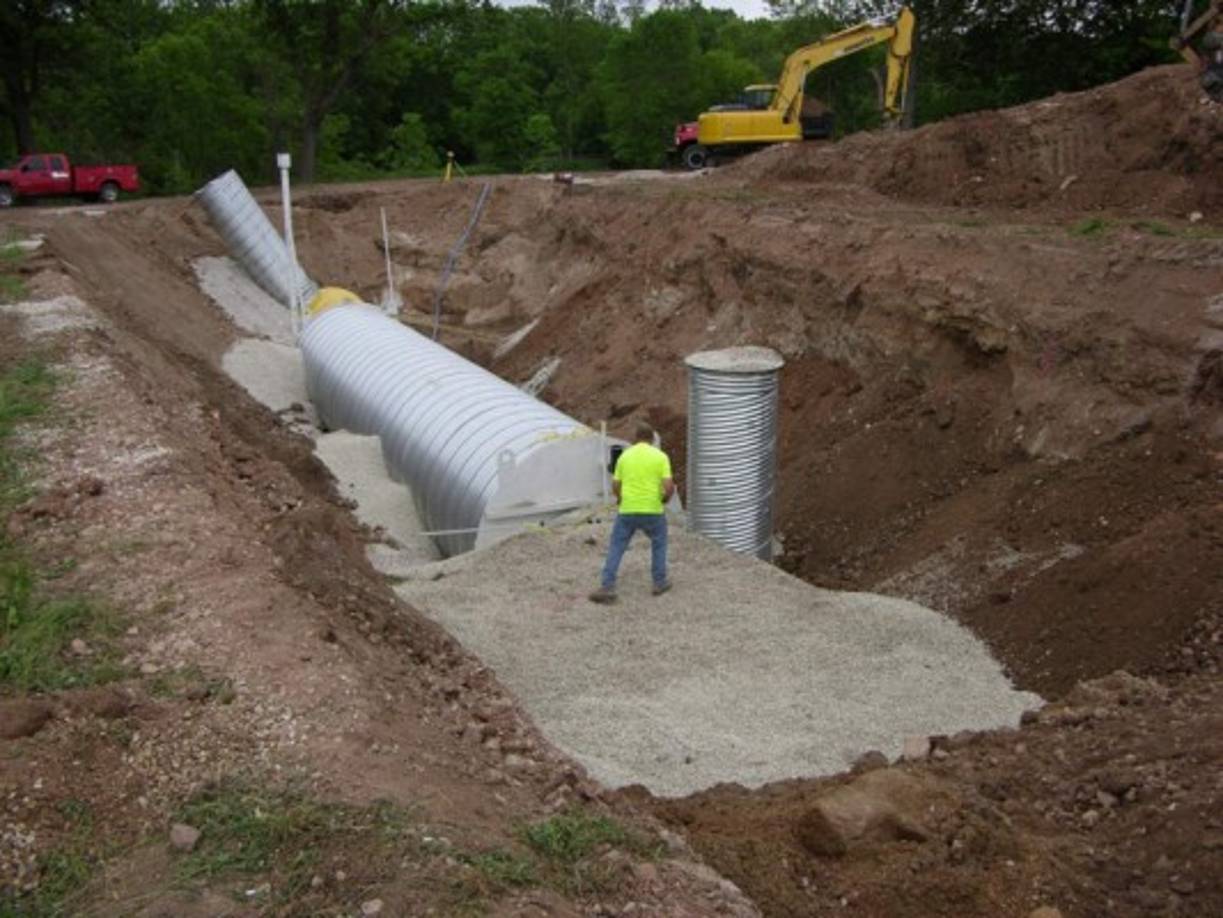 Ron Hubbard, propietario de Atlas Survival Shelters, es pionero en la construcción de refugios subterráneos a precios asequibles en Estados Unidos. En las últimas semanas el interés por este producto ha llevado a decenas hasta las instalaciones de la fábrica en la ciudad de Montebello, un vecindario latino al este de Los Ángeles.