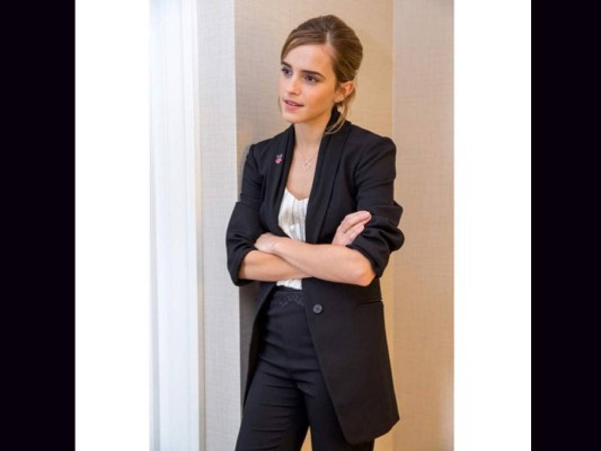 La actriz Emma Watson, recientemente obtuvo su título en literatura inglesa por la Universidad de Brown.