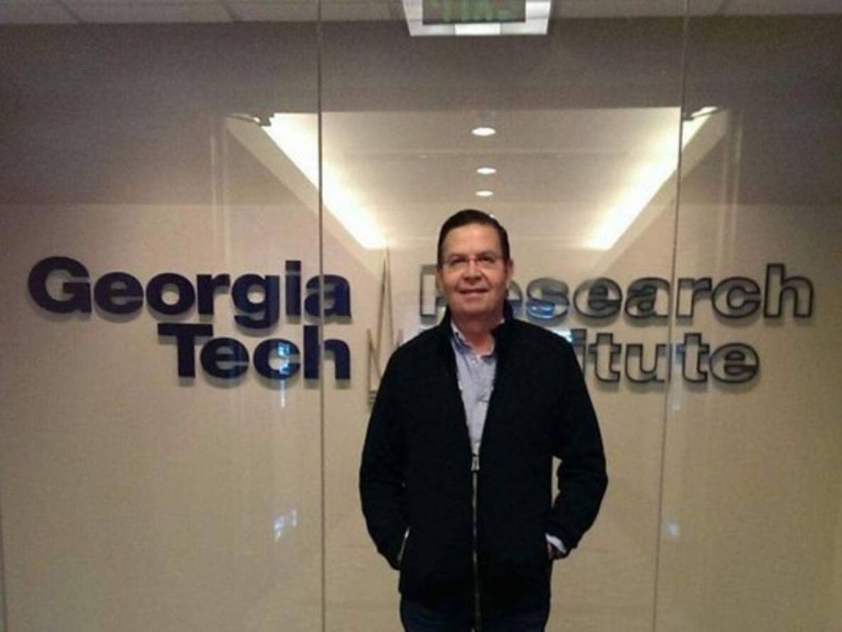 6. Fundó en el Partido Nacional de Honduras el Movimiento Nacional Rafael Callejas mejor conocido como (MONARCA).