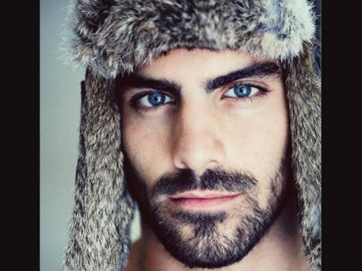 Este sexy modelo pudo concursar en el famoso programa de Dancing With The Stars, aún sin poder escuchar la música.