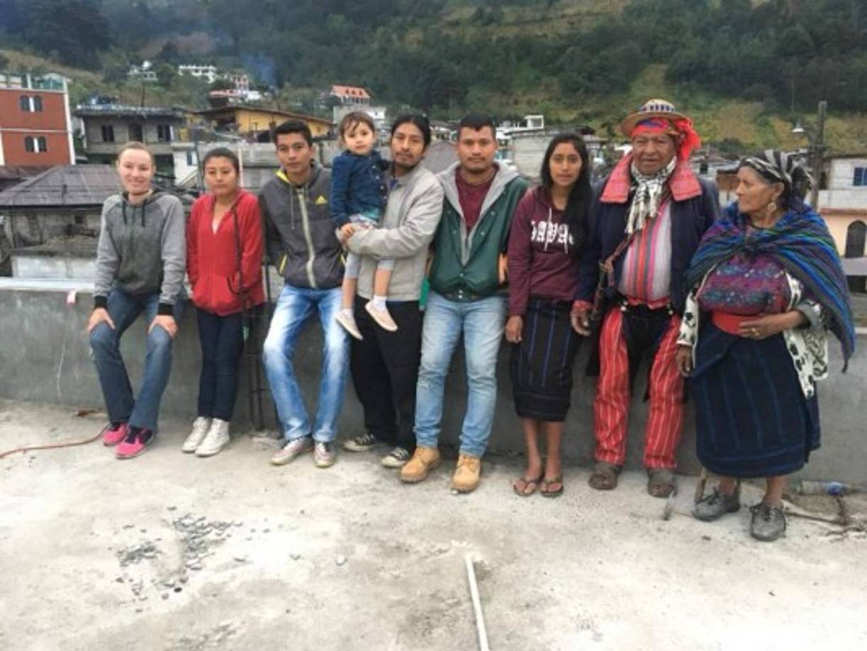 'Ahí lo conocí. Él me enseñó a hablar español', señaló Marie Sac.