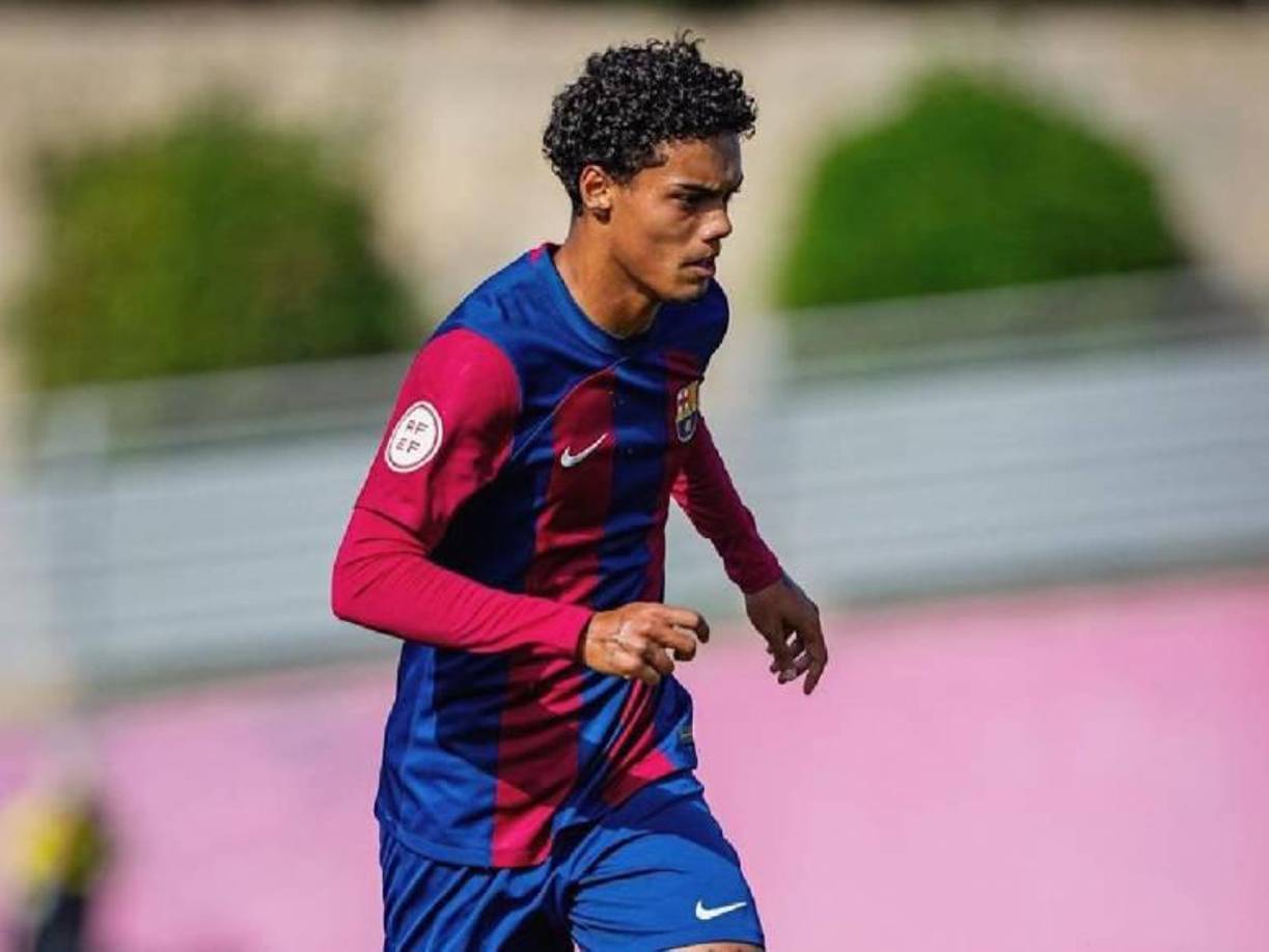 João Mendes, hijo de Ronaldinho, ya tiene nuevo equipo en Inglaterra. El brasileño deja al Barcelona y ha sido fichado por el Burnley tras acabar contrato en Can Barça. 