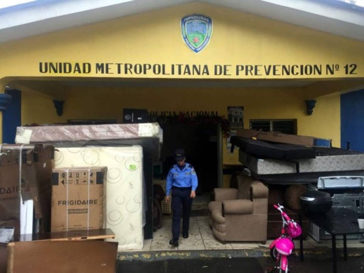 La Policía Nacional ha logrado recuperar gran parte de la mercadería saqueada en las grandes ciudades del país durante las protestas de los manifestantes de la Alianza de Oposición en los últimos días.