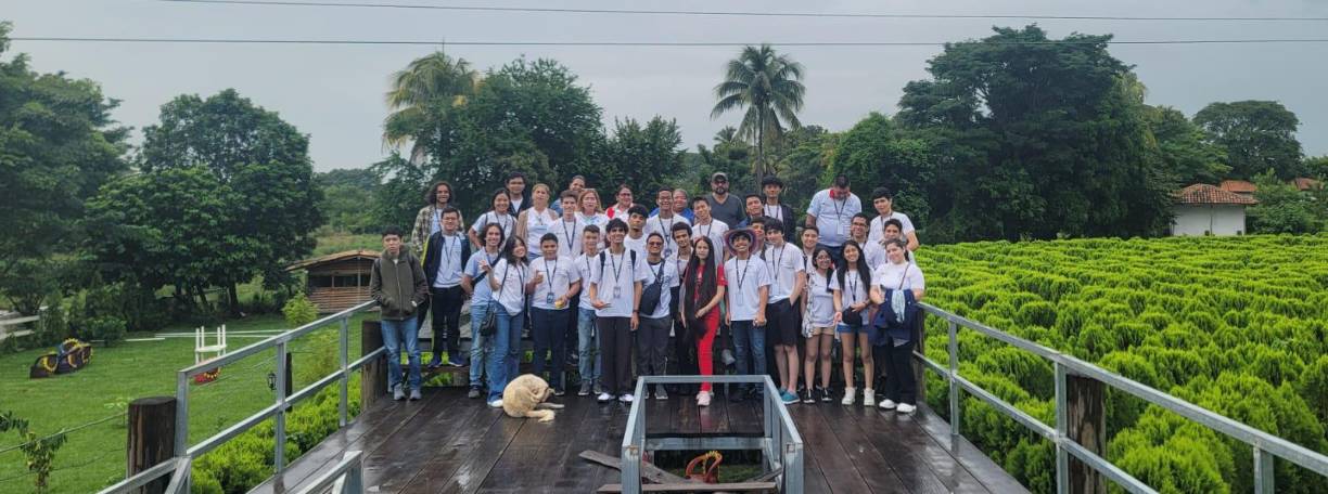 La jornada de las Olimpiadas de Física Elemental se desarrolló en el departamento de Comayagua, ciudad que además fue objeto de varias visitas en sus lugares turísticos por los estudiantes participantes en las Olimpiadas.