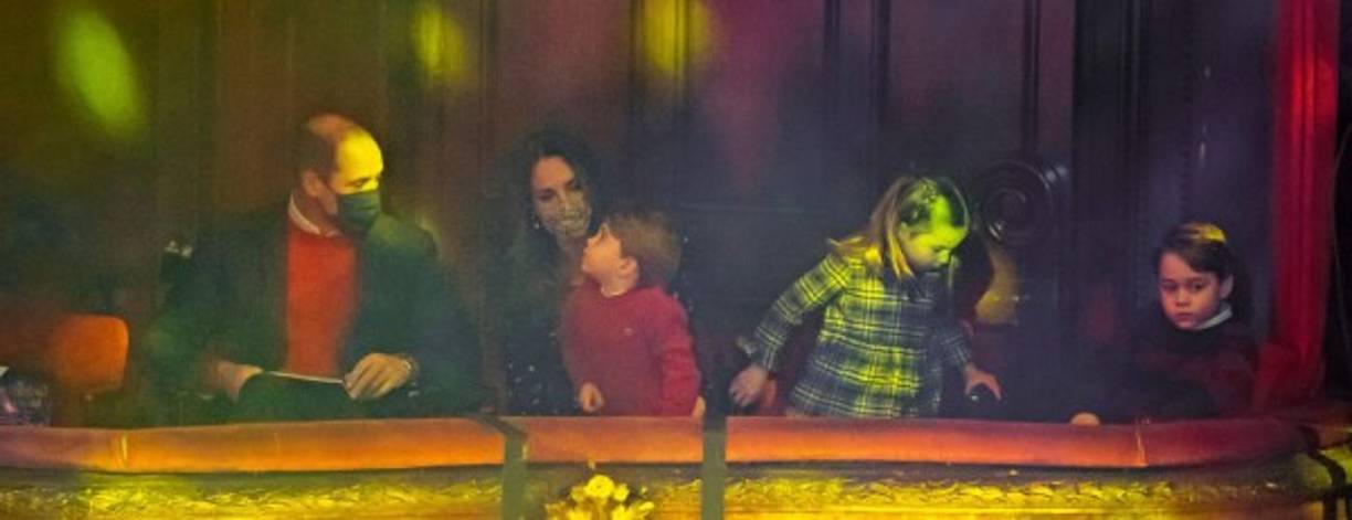 La primera ministra escocesa, la independentista Nicola Sturgeon, criticó que los duques hubiesen emprendido la visita pese a las restricciones a los desplazamientos entre Inglaterra y Escocia, prohibidos con algunas excepciones que incluyen los viajes profesionales.