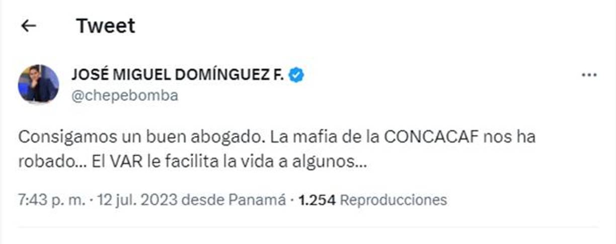 El periodista José Miguel Domínguez, mejor conocido como Chepe Bomba, se mostró molesto luego que le anularon un gol a los panameños. 