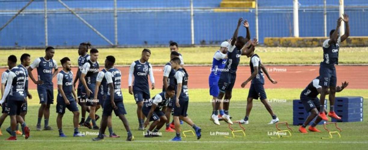 Los trabajos son dirigidos en el comienzo de la práctica por el preparador físico Sebastián Urrutia.