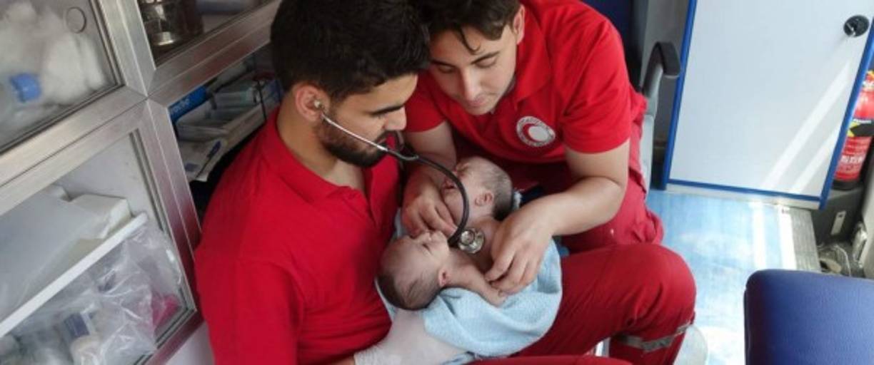 SIRIA. El ‘milagro’ de los siameses. Médicos sirios pidieron apoyo para dos siameses que nacieron en plena guerra en Siria a la OMS.